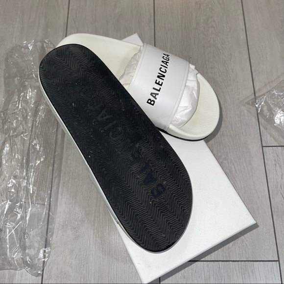 Balenciaga Slides - Picture 5 of 5